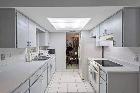 Kitchen - 14058 Sullivan St, Spring Hill, FL 34609 photo 2 of 2