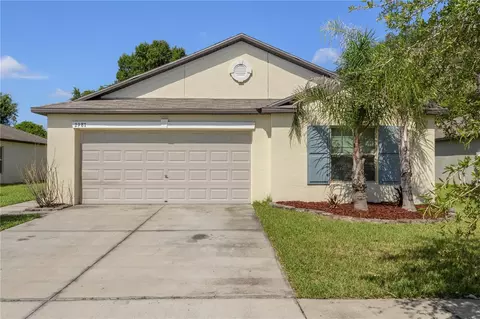 2987 Moulden Hollow Dr, Zephyrhills, FL 33540