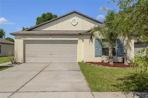 2987 Moulden Hollow Dr, Zephyrhills, FL 33540