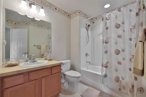 Bath - 10141 Post Harvest Dr, Riverview, FL 33578 photo 4 of 4