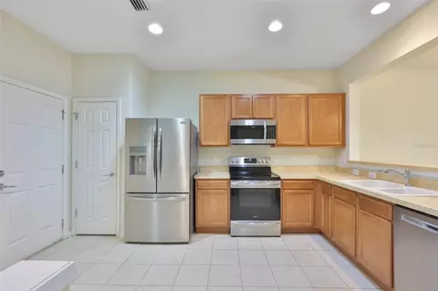 Kitchen - 10141 Post Harvest Dr, Riverview, FL 33578 photo 3 of 3
