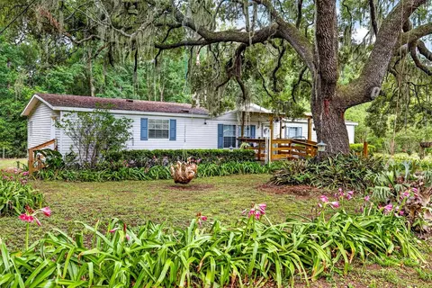 16435 Sweetwater Rd, Dade City, FL 33523