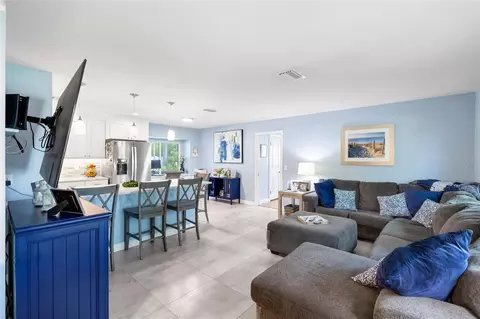Living - 1070 Mccarty St, Dunedin, FL 34698 photo 1 of 6