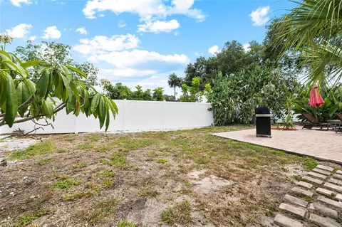 Exterior - 1070 Mccarty St, Dunedin, FL 34698 photo 12 of 13