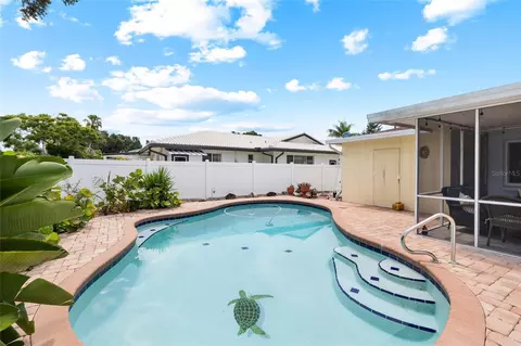 Exterior - 1070 Mccarty St, Dunedin, FL 34698 photo 8 of 13