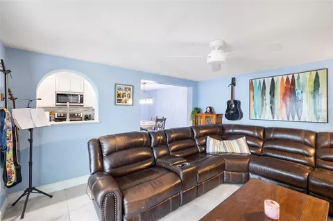 Living - 1070 Mccarty St, Dunedin, FL 34698 photo 4 of 6