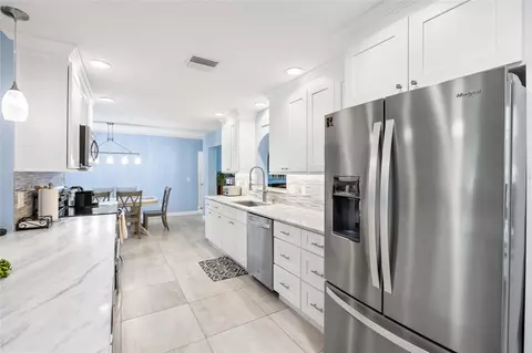Kitchen - 1070 Mccarty St, Dunedin, FL 34698 photo 5 of 8