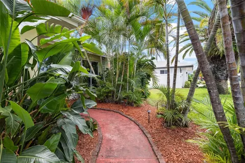 Exterior - 1070 Mccarty St, Dunedin, FL 34698 photo 3 of 13