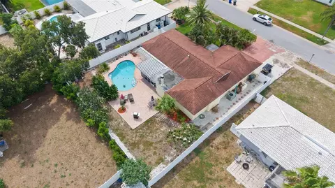 View/Area - 1070 Mccarty St, Dunedin, FL 34698 photo 3 of 11