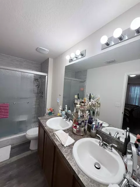 Bath - 1490 Piper Rd, Spring Hill, FL 34606 photo 7 of 11