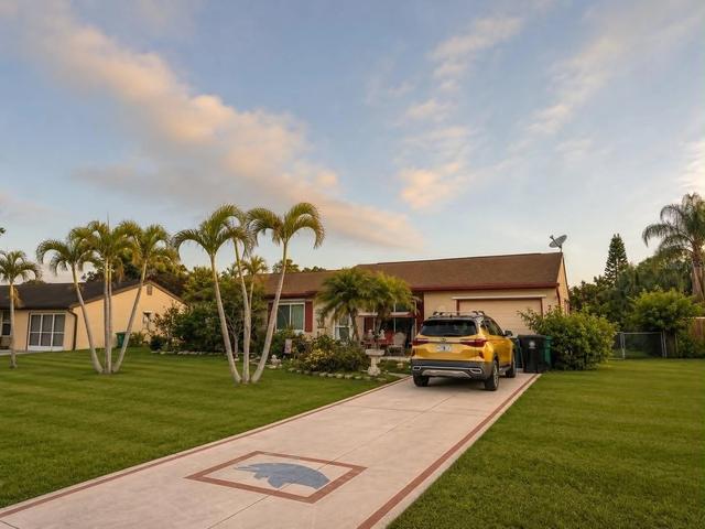 2114 SE Shelter Dr, Port Saint Lucie, FL 34952