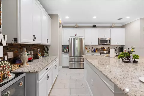 Kitchen - 10316 Holstein Edge Pl, Riverview, FL 33569 photo 4 of 4