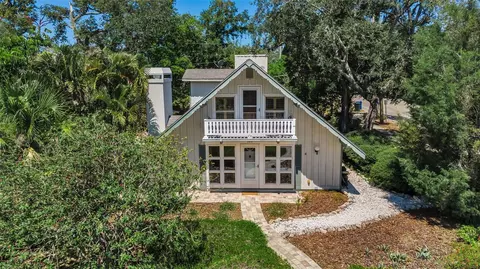 380 Colonial Ct, Dunedin, FL 34698