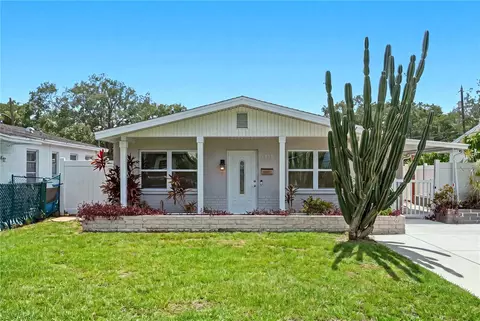 6810 Livingston Ave N, Saint Petersburg, FL 33702