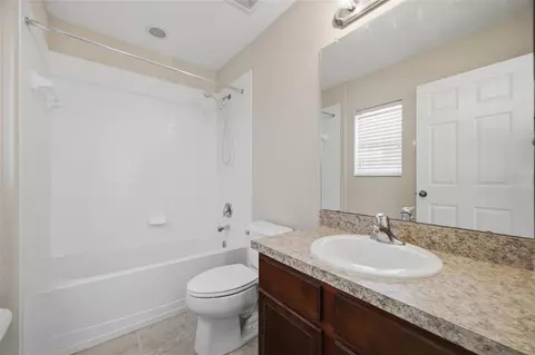 Bath - 6924 Towering Spruce Dr, Riverview, FL 33578 photo 3 of 4