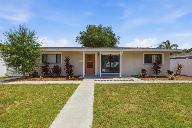 410 42nd Ave NE, Saint Petersburg, FL 33703