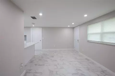 Living - 6427 A L Campbell Ln, Seffner, FL 33584 photo 2 of 5