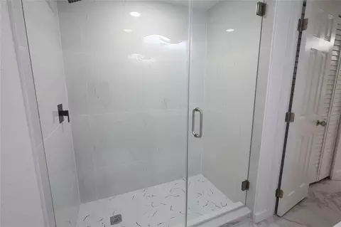 Bath - 6427 A L Campbell Ln, Seffner, FL 33584 photo 3 of 4
