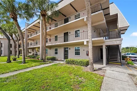 8693 Bardmoor Blvd #108B, Seminole, FL 33777