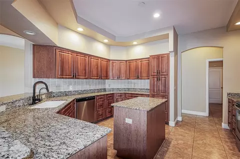 Kitchen - 13768 Rudi Loop, Spring Hill, FL 34609 photo 3 of 5