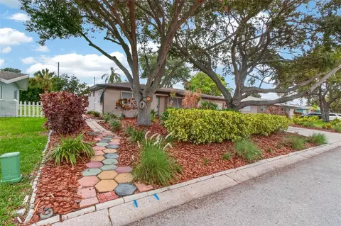 2012 Ripon Dr, Clearwater, FL 33764 photo 3