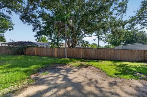 Exterior - 522 Highview Cir N, Brandon, FL 33510 photo 15 of 18