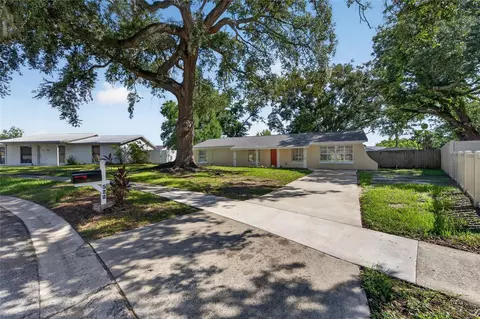 Exterior - 522 Highview Cir N, Brandon, FL 33510 photo 6 of 18