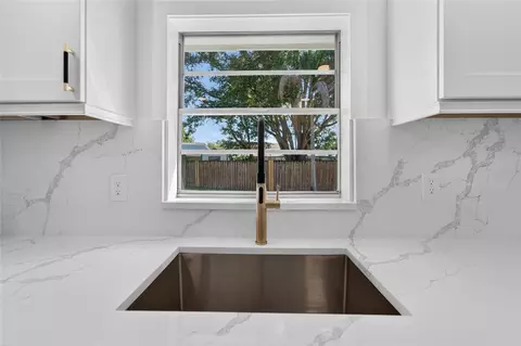Kitchen - 522 Highview Cir N, Brandon, FL 33510 photo 3 of 5