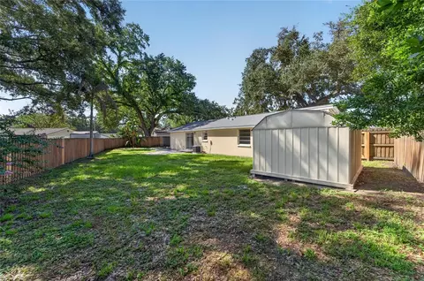 Exterior - 522 Highview Cir N, Brandon, FL 33510 photo 12 of 18