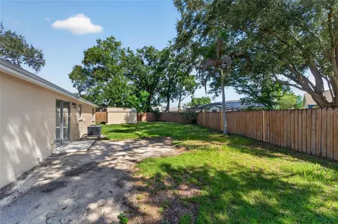 Exterior - 522 Highview Cir N, Brandon, FL 33510 photo 10 of 18