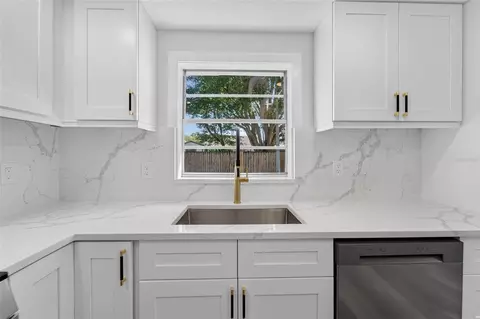 Kitchen - 522 Highview Cir N, Brandon, FL 33510 photo 5 of 5