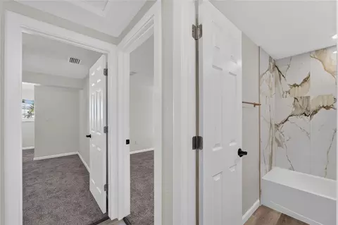 Entry Way - 522 Highview Cir N, Brandon, FL 33510 photo 3 of 5