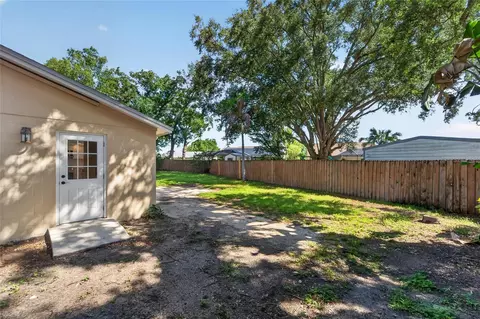 Exterior - 522 Highview Cir N, Brandon, FL 33510 photo 16 of 18