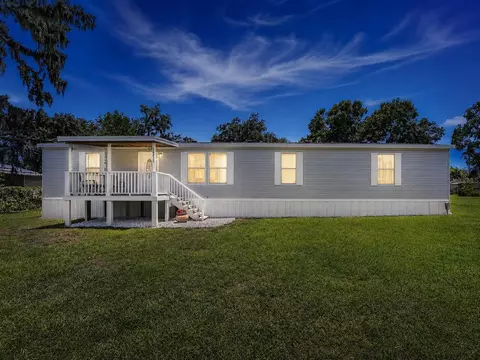 38310 Pear Ct, Zephyrhills, FL 33542