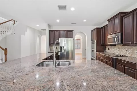Kitchen - 1120 Maza Pl, Trinity, FL 34655 photo 7 of 9