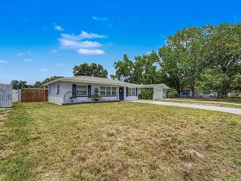 Exterior - 3029 Pine Tree Ave, Largo, FL 33771 photo 6 of 10