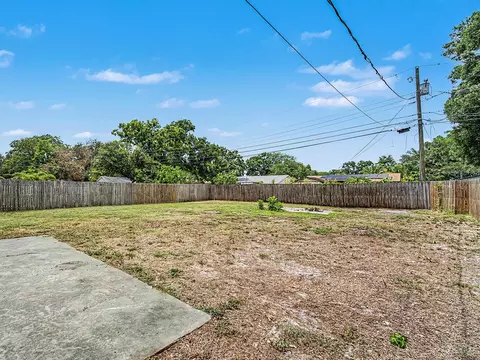 Exterior - 3029 Pine Tree Ave, Largo, FL 33771 photo 9 of 10