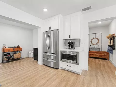 Kitchen - 3029 Pine Tree Ave, Largo, FL 33771 photo 8 of 9