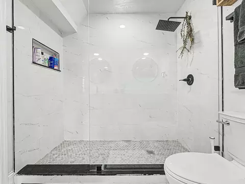 Bath - 3029 Pine Tree Ave, Largo, FL 33771 photo 2 of 4