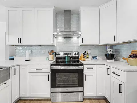 Kitchen - 3029 Pine Tree Ave, Largo, FL 33771 photo 3 of 9