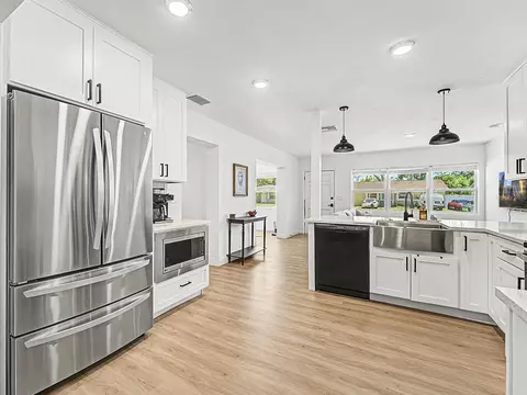 Kitchen - 3029 Pine Tree Ave, Largo, FL 33771 photo 5 of 9