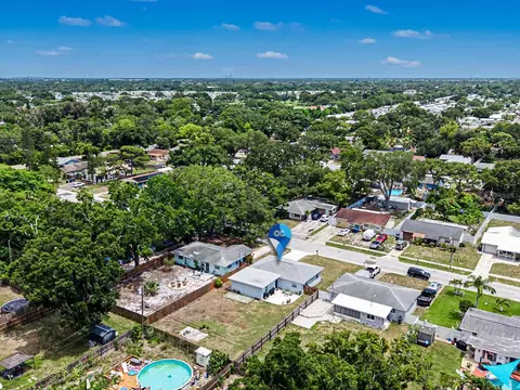 View/Area - 3029 Pine Tree Ave, Largo, FL 33771 photo 6 of 10