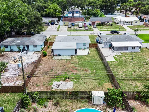 View/Area - 3029 Pine Tree Ave, Largo, FL 33771 photo 3 of 10