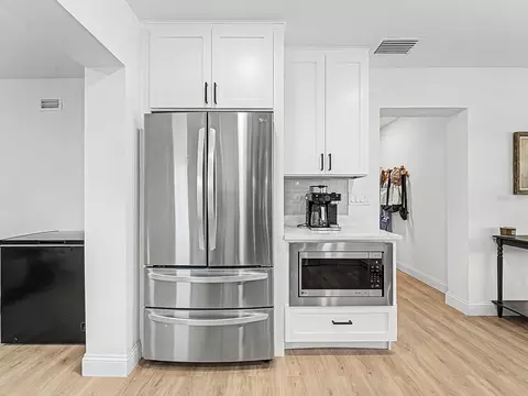 Kitchen - 3029 Pine Tree Ave, Largo, FL 33771 photo 6 of 9