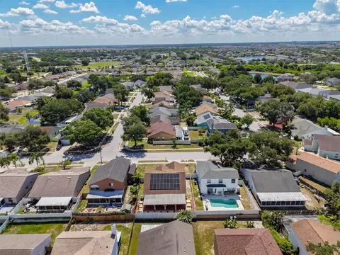 View/Area - 13403 Beechberry Dr, Riverview, FL 33579 photo 2 of 10