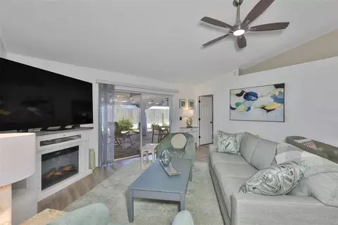 Living - 13403 Beechberry Dr, Riverview, FL 33579 photo 2 of 6