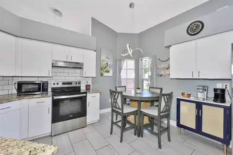Kitchen - 13403 Beechberry Dr, Riverview, FL 33579 photo 2 of 4