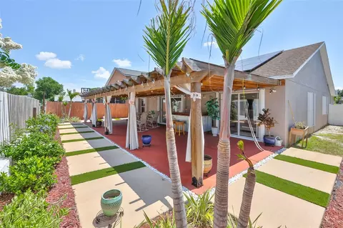 Exterior - 13403 Beechberry Dr, Riverview, FL 33579 photo 3 of 8