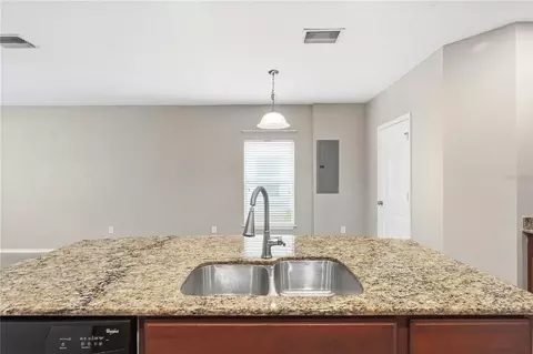 Kitchen - 4715 Chatterton Way, Riverview, FL 33578 photo 7 of 7