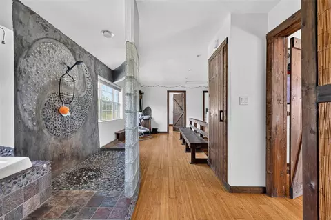 Entry Way - 8922 Pritcher Rd, Lithia, FL 33547 photo 4 of 4